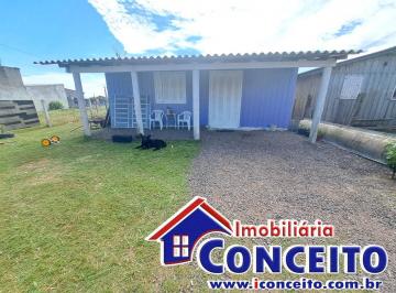 Casa de 3 quartos, Imbé · C59 - Residência de madeira composta de 03 dormitórios