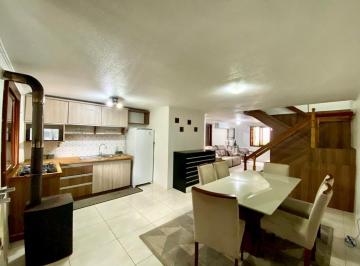 Casa · 158m² · 3 Quartos · 1 Vaga · Casa Mobiliada em Gramado com 3 Quartos e Churrasqueira