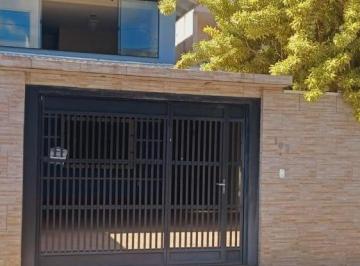 Casa · 105m² · 3 Quartos · 4 Vagas · Sobrado Berlim