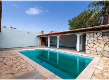 Casa · 234m² · 3 Quartos · 6 Vagas · Ótima casa no JD. GRAMADO