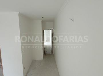 Casa · 140m² · 3 Quartos · 2 Vagas · Sobrado a venda com 03 suítes na região do Campo Grande.