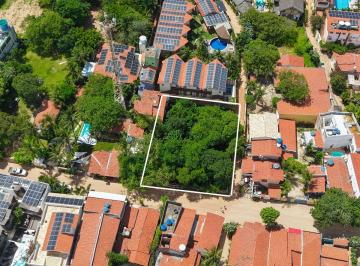 Terreno , Jijoca de Jericoacoara · Terreno de Esquina no Centro de Vila de Jericoacoara – 700m² na Rua Principal, Próximo ao Mar.