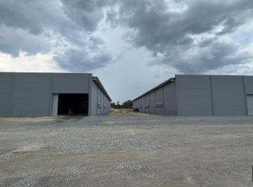 Comercial · 2500m² · 1 Quarto · Galpão para Locação