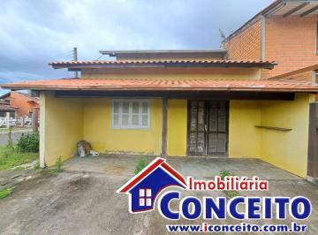 Casa de 2 quartos, Imbé · XG1029 - Ótimo geminado de esquina em excelente localização no Cento de Imbé