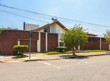 Fachada · Casa à venda com 6 quartos no Jardim Botânico em Curitiba