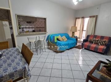 Foto 01 · Apartamento no Centro de Guarapari. Quarto e Sala