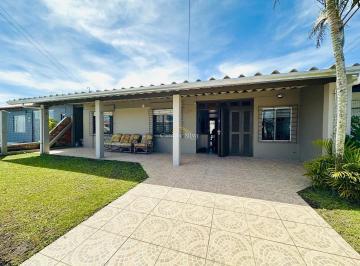 Casa · 111m² · 3 Quartos · 1 Vaga · Casa com piscina na praia de Atlântida Sul