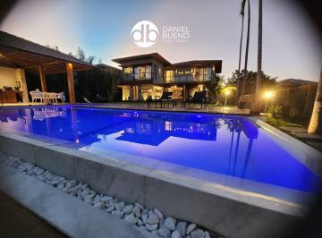 Casa · 820m² · 6 Quartos · 8 Vagas · Ilha dos Pássaros - Casa Cercada de Mata Atlantica com Vista Mar ESPETACULAR