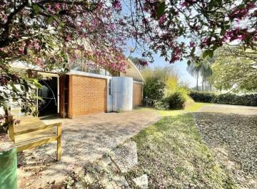 2a9c46bedd32484abe51db34ee028fc6dd4162ed · Casa  à venda na Granja Viana