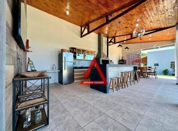 967290464c2b59684e2f883fc4d47f5b69be28c6 · Casa com 3 quartos sendo 2 suítes uma com banheira de hidromassagem e cromoterapia, área gourmet com