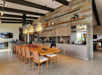133df603d52606fdca268b8da85ef593af1d65bf · LINDÍSSIMA CASA DE ALTO PADRÃO COM 5 SUÍTES, CINEMA, COZINHA COM AMPLA VARANDA E VISTA DA CIDADE - A