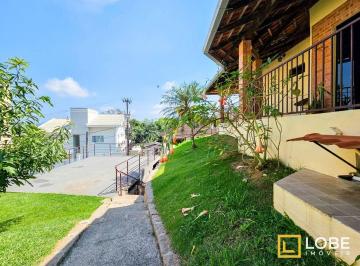 0ae2ce3633b8023fd8be50b164c84bc8dc728bce · Ampla casa, com vista panorâmica no bairro Escola Agrícola.