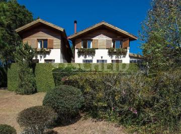 Casa · 1000m² · 5 Quartos · 8 Vagas · Casa de condomínio Campos do Jordão alto padrão com vista !