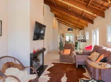 Casa · 140m² · 3 Quartos · 2 Vagas · Casa 3 quartos à venda com 140 m² no bairro Laranjal, em PELOTAS - RS