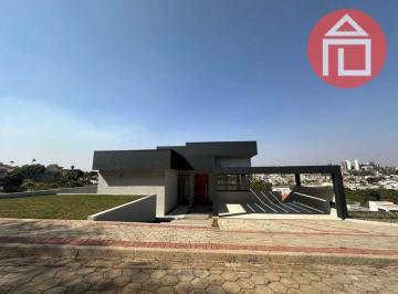 c0d4653c316637e3cb3e068daabdf75f5019d4b2 · Casa com 3 dormitórios à venda, 239 m² por R$ 1.800.000,00 - Jardim América - Bragança Paulista/SP