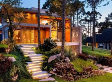 651603_ik45UYn33V16I5587_651603671a9a6ce2c77.jpg · Casa de Alto Padrão à Venda no Aspen Mountain, Gramado - 4 Suítes com Vista Deslumbrante