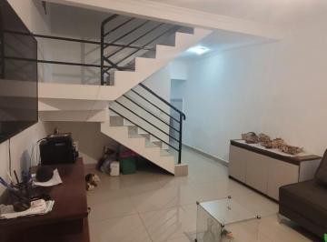 Foto 01 · Casa com 2 quartos e 2 vagas de garagem à venda em Jardins, Bragança Paulista: seu novo lar espera p