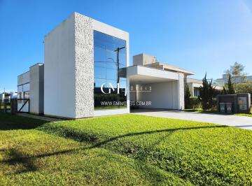 Casa · 389m² · 3 Quartos · 2 Vagas · Casa com 3 Dormitórios e Sistema Fotovoltaico no Reserva das Águas, Torres/RS