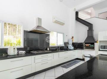 637676_iZ7i5k47Ulg3cw_63767666bca4ff67633.jpg · Casa alto padrão em condomínio no Itacorubi
