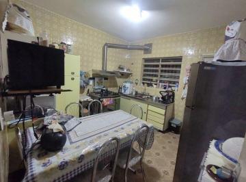 img0 · Casa com 3 Quarto(s) e 2 banheiro(s) para Alugar, 245 m² por R$ 3200 / Mês