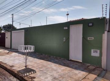 Casa · 300m² · 1 Quarto · 4 Vagas · Excelente oportunidade: casa com 03 quartos em terreno inteiro no bairro Jardim São Lourenço!