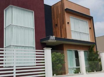 Casa · 220m² · 4 Quartos · 2 Vagas · Casa alto padrão mobiliada com 4 quartos a 3min do centro de Gaspar-SC