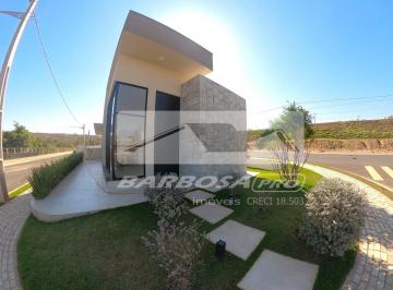 Casa · 120m² · 3 Quartos · 2 Vagas · Casa Alto Padrão nova em condomínio fechado à venda em Caldas Novas
