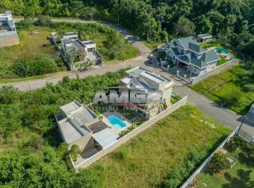 Casa · 4 Quartos · 2 Vagas · Casa Alto Padrão Mobiliada na Lagoa Dourada em Brusque. Confira!