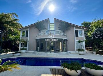Casa · 600m² · 6 Quartos · 6 Vagas · Residência dos Sonhos na Praia da Ferradura - Sofisticação e Conforto em Búzios
