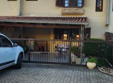 Casa , Curitiba · Excelente sobrado em condomínio fechado no Bacacheri.