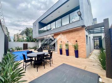 Casa · 330m² · 4 Quartos · 4 Vagas · Sobrado em condomínio em Peruíbe