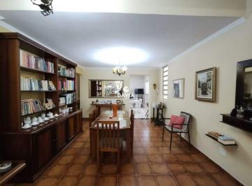 Casa · 252m² · 5 Quartos · 5 Vagas · Casa à venda no Campo Grande em Santos.