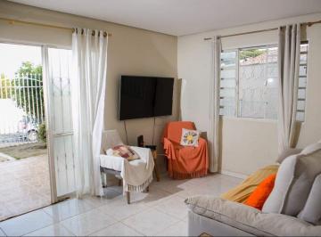 Casa · 230m² · 3 Quartos · 2 Vagas · BAIXOU O PREÇO! Casa 03 quartos 01 suíte com piscina! Condomínio fechado