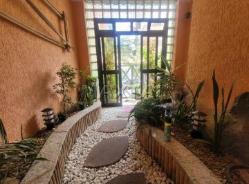 Casa · 225m² · 5 Quartos · 5 Vagas · Casa em Vila à venda com 5 dormitórios, sendo 3 suítes, ampla sala e 5 vagas. Em Santana.