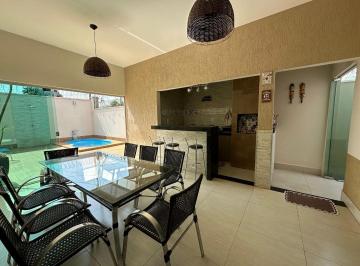 Casa · 315m² · 3 Quartos · 4 Vagas · Casa com 3 quartos à venda no Condomínio Carmel - Uberlândia/MG