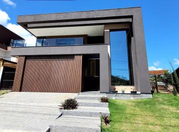 Casa · 226m² · 3 Quartos · 2 Vagas · Casa de Alto Padrão à Venda