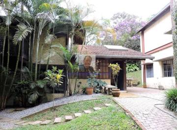 Casa · 365m² · 5 Quartos · 6 Vagas · Vende-se Casa no Fazendinha - Rústica na natureza, com arquitetura autoral.