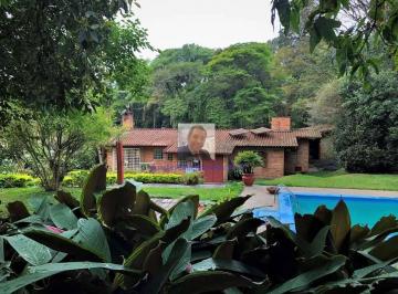 Casa · 482m² · 3 Quartos · 4 Vagas · Casa no Miolo Granja - Ótima localização, 2.500m², térrea. Lazer c/ piscina