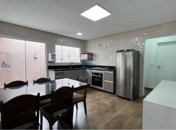 Casa · 156m² · 4 Quartos · 3 Vagas · Excelente casa de 4 quartos com 1 suíte à venda no bairro Atami, a 5 km da Ilha do Mel. Totalmente M