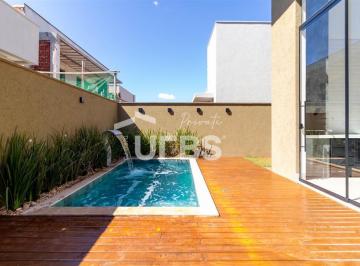 Casa · 212m² · 3 Quartos · 2 Vagas · Casa de condomínio com 420m² de área total e 212m² de área construída.