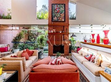 1 · Casa à Venda no Alto de Pinheiros ComPiscina - Jardim e Excelente Terreno