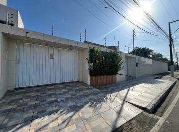 Casa · 340m² · 3 Quartos · 5 Vagas · Casas à venda na Coroa do Meio
