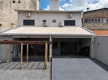 Casa · 180m² · 2 Quartos · 8 Vagas · Casa a venda em Setor Aeroporto com 2 suítes