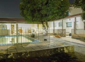 Casa · 208m² · 6 Quartos · 5 Vagas · Casa à venda, 6 quartos, 1 suíte, 5 vagas, Esplanada Santa Terezinha - Taubaté/SP