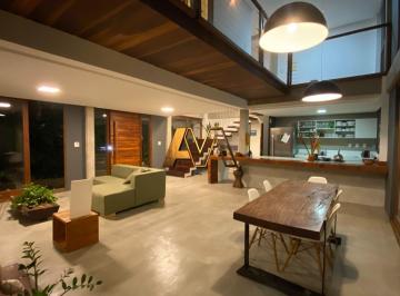 Casa · 256m² · 4 Quartos · 5 Vagas · Casa à venda no bairro Portão - Lauro de Freitas/BA