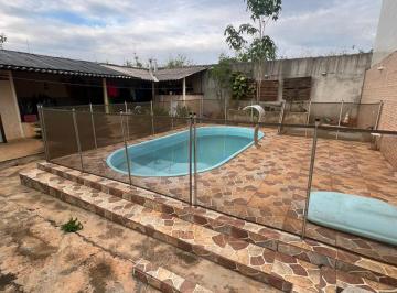 Casa de 3 quartos, Gama · Casa ponte alta norte, 3 quartos, lote 400m², área goumert, piscina aquecida.