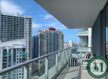 Foto 01 · Apartamento à venda em Miami
