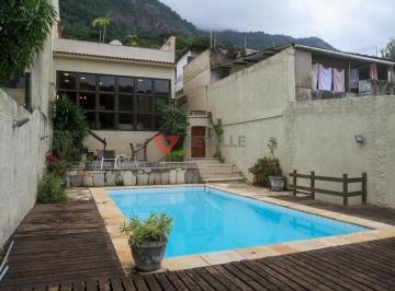 Casa · 286m² · 3 Quartos · 2 Vagas · Casa à venda no Jardim Botânico: 286m², 3 quartos, 1 suíte