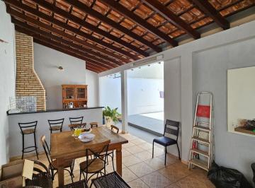 Casa · 100m² · 3 Quartos · Casa com Area Gourmet em Condominio Seguro e S...