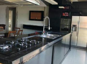 Casa · 300m² · 3 Quartos · 6 Vagas · CASA DE LUXO À VENDA EM BAIRRO NOBRE!